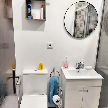 Welcoming 55 Sqm In With Garden View Portimão