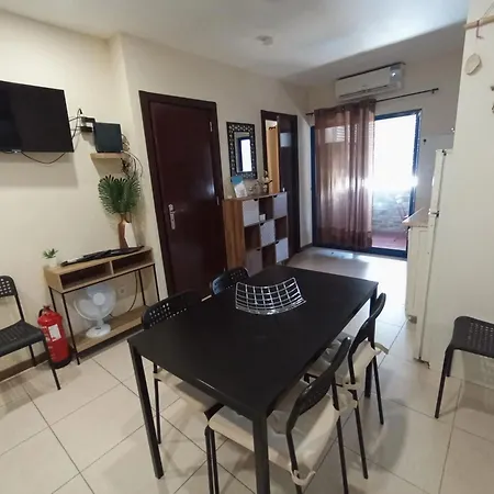Apartman Welcoming 55 Sqm In With Garden View Portimão
