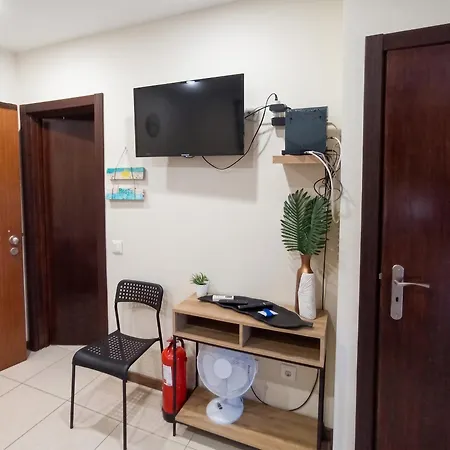 Apartment Welcoming 55 Sqm In With Garden View Portimão