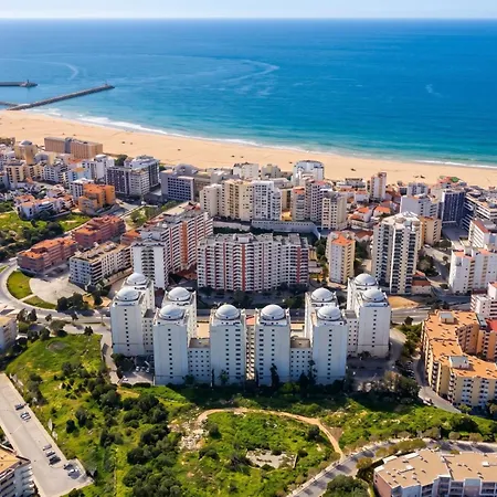아파트 Welcoming 55 Sqm In With Garden View *