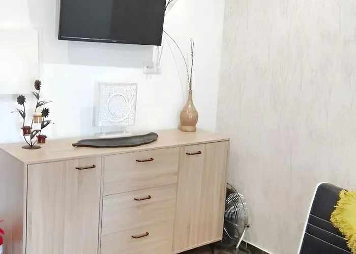 Welcoming 55 Sqm In With Garden View Lejlighed Portimão